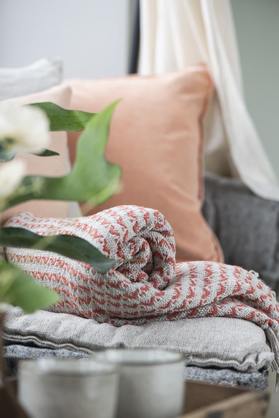 Soft plaid throw in creme and sunset tones, perfect unique Wohndeko for individual style and Lieblingsstücke für dein. - Plaid creme/sunset Muster