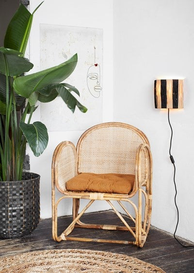 Hanging Iron Face Deco Iron w. Tassel