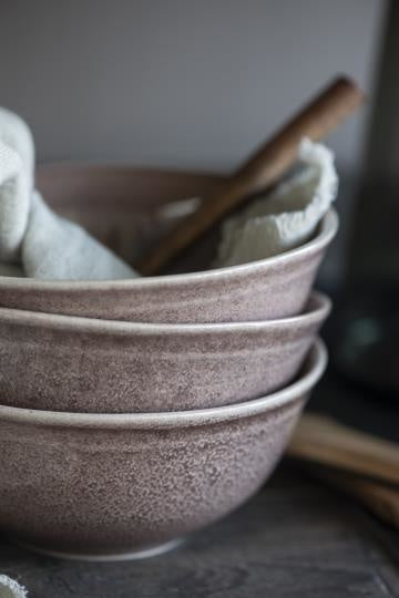 Stack of unique plum-toned ceramic Müslischale bowls with a textured finish, ideal for individueller Stil and Wohndeko. - Müslischale Plum Dunes