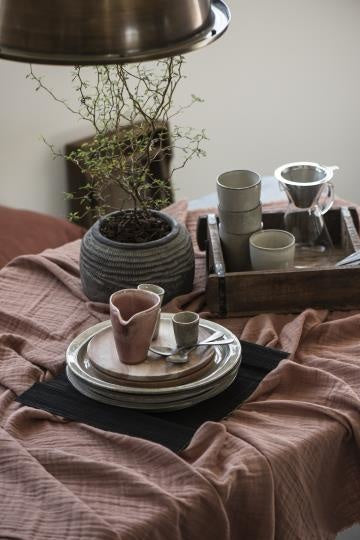 Plaid doppeltgewebt ziegel in warm brick tones, showcasing einzigartig texture for individueller Stil and Wohndeko, perfect. - Plaid doppeltgewebt ziegel