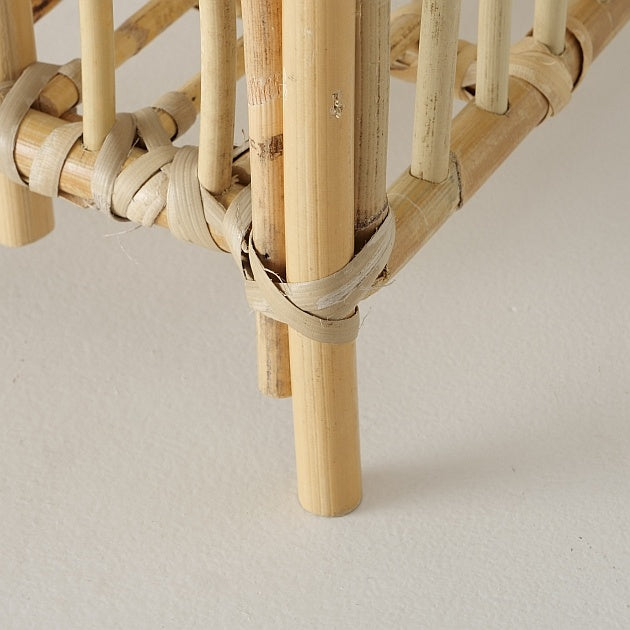 Natural rattan Zeitungsständer corner detail with woven joints showcasing einzigartig Wohndeko and individueller Stil. - Zeitungsständer Rachel Rattan natur