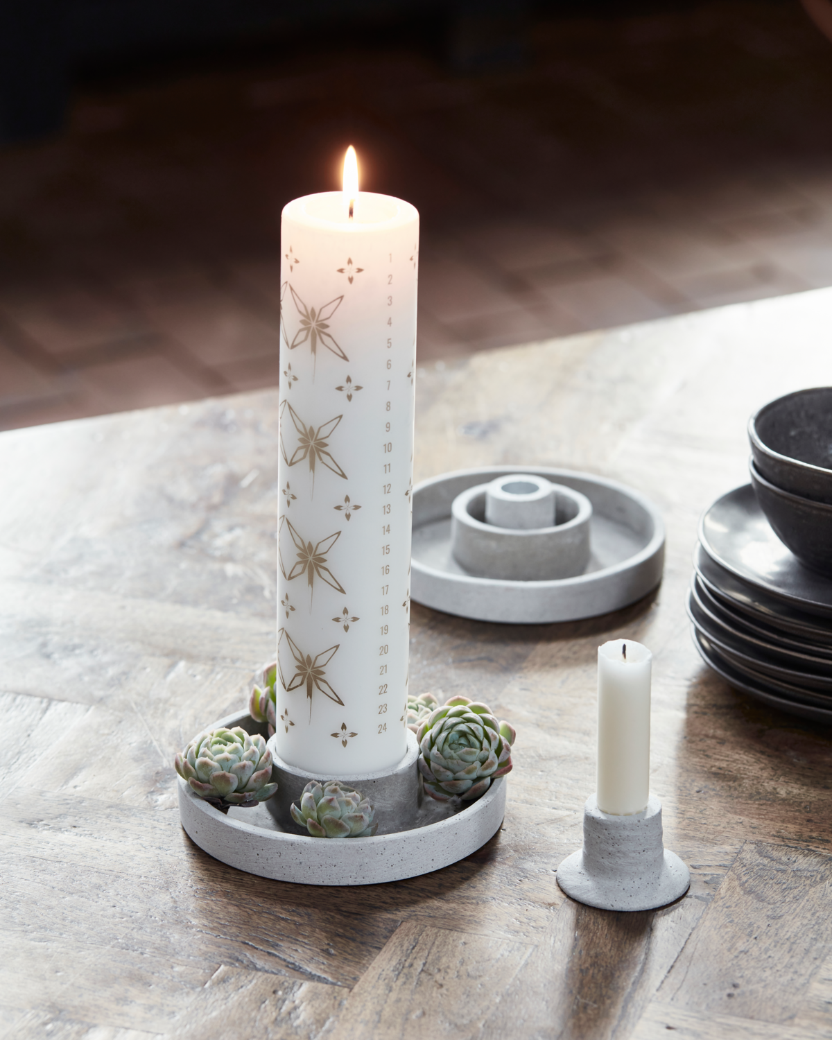 Grey Beton 2-in-1 candle stand with succulent accents, unique Wohndeko for individueller Stil and Lieblingsstücke für dein. - Candle Stand 2 in 1 Daca Grey