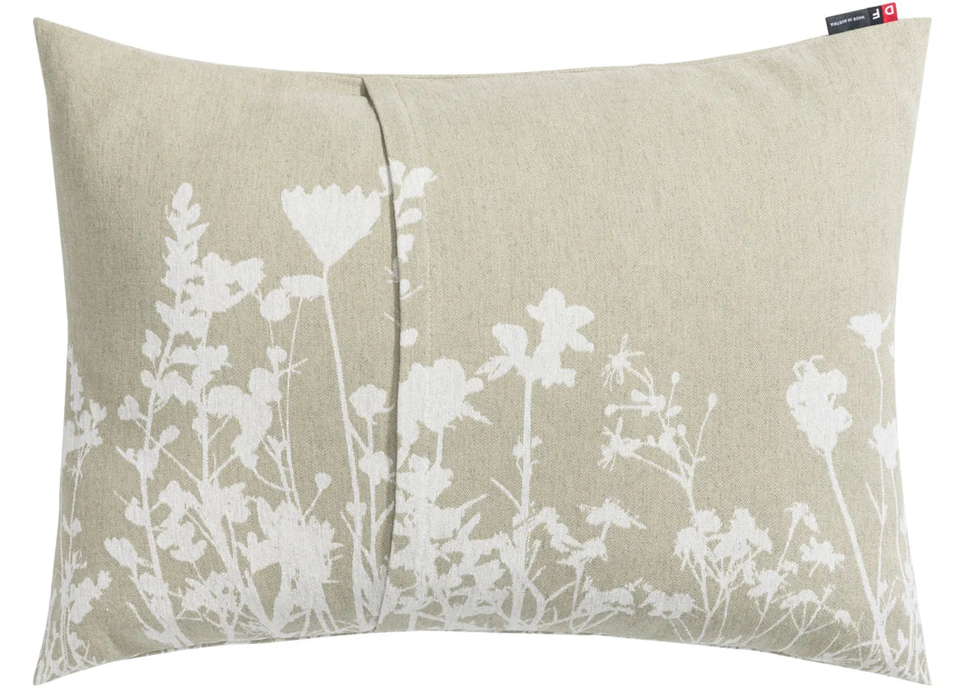 Light green cotton pillowcase with delicate white floral silhouettes, einzigartig Wohndeko for individueller Stil and. - PORTO Kissenhülle Blumen lindgrün