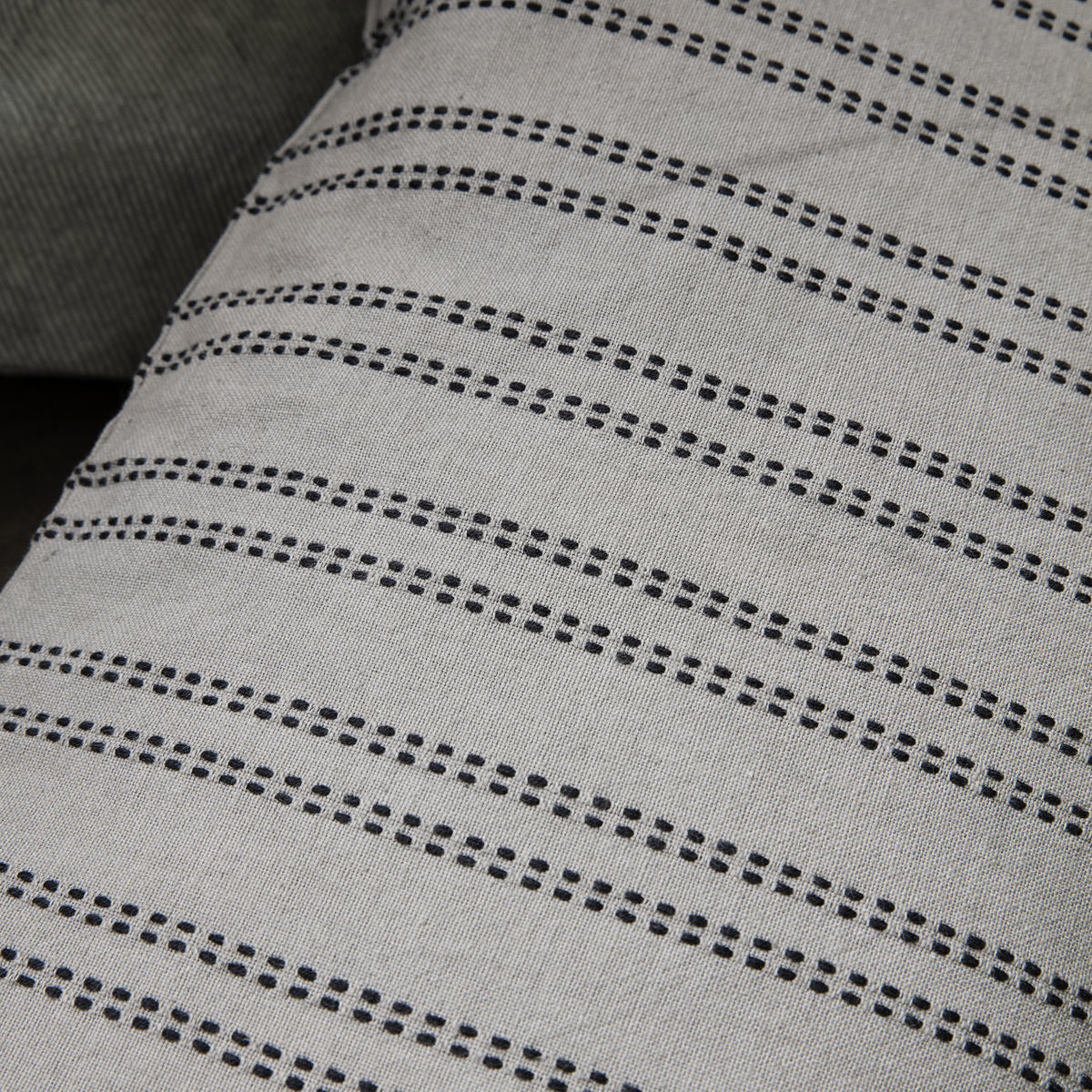 Grey pillowcase with unique dotted stripe pattern, perfect for individueller Stil and Wohndeko. - Pillowcase Additional Grey