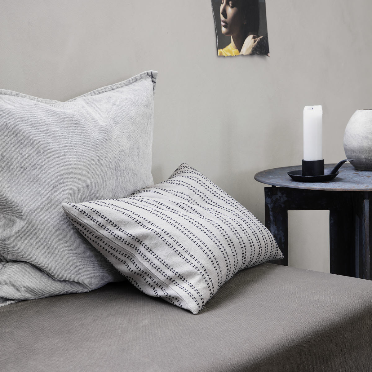 Grey pillowcase with subtle texture paired with striped cushion, creating einzigartig Wohndeko and individueller Stil for. - Pillowcase Additional Grey