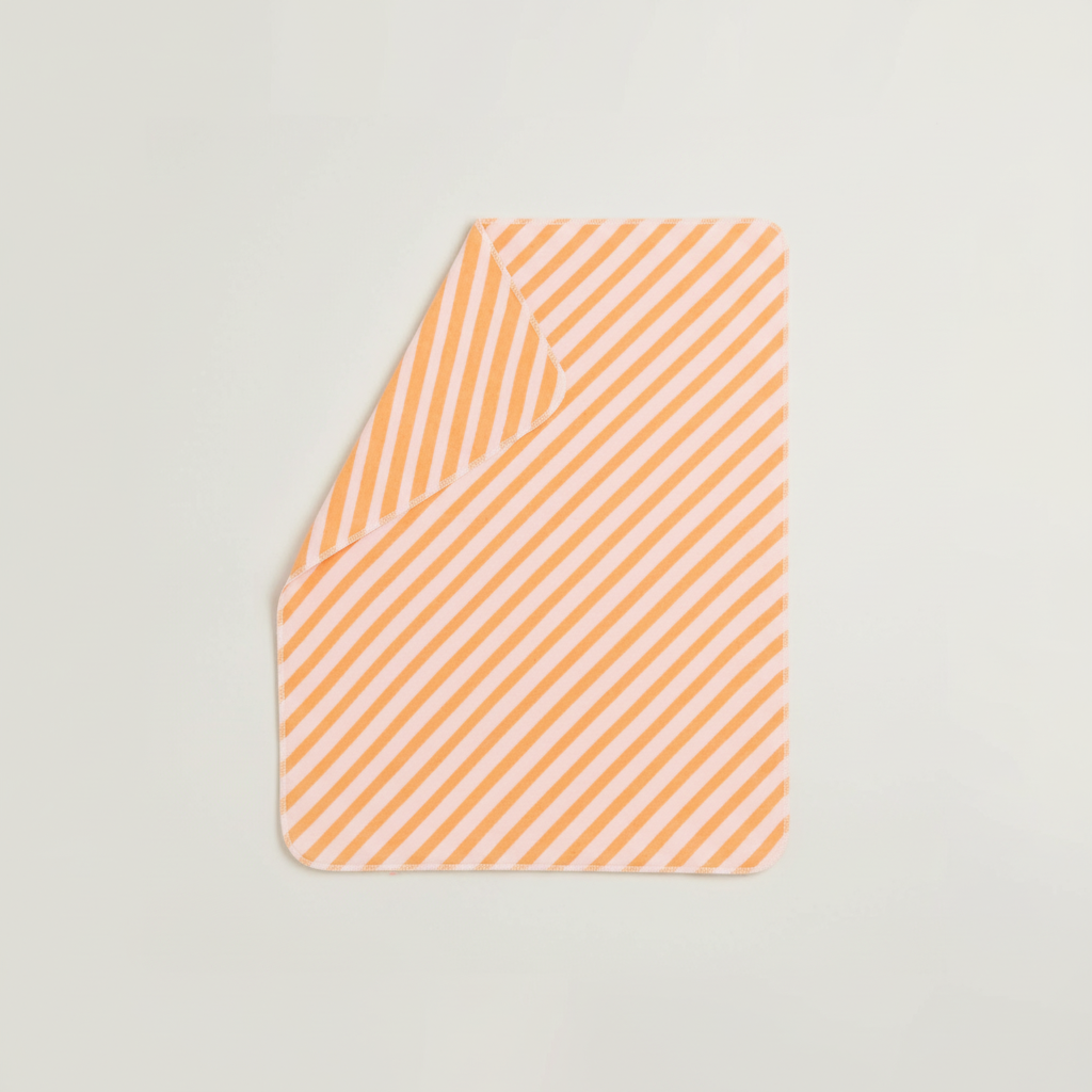 Orange and white striped cotton baby blanket with diagonal pattern for individueller Stil and Wohndeko. - JUWEL Babydecke Diagonalstreifen orange